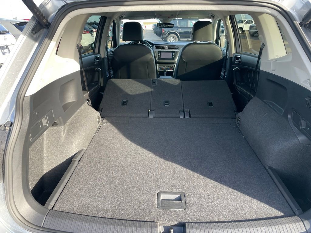 Used 2024 Volkswagen Tiguan SE image 33
