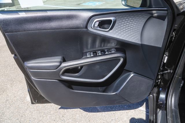Used 2023 Kia Soul LX image 21