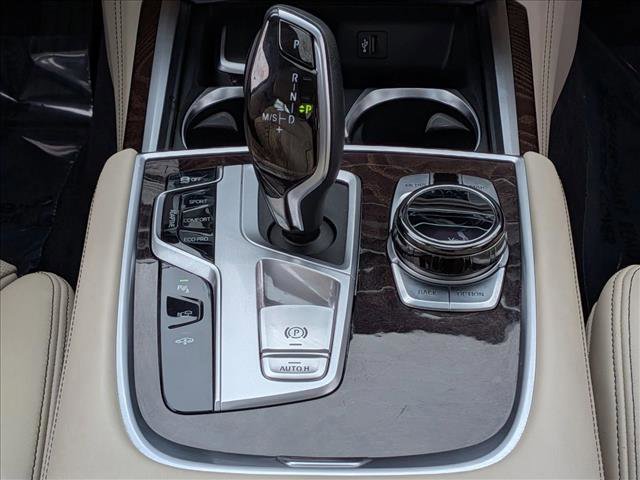 Used 2019 BMW 750i xDrive w/ Executive Package image 12