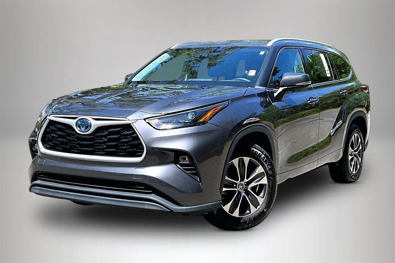 Used 2022 Toyota Highlander XLE