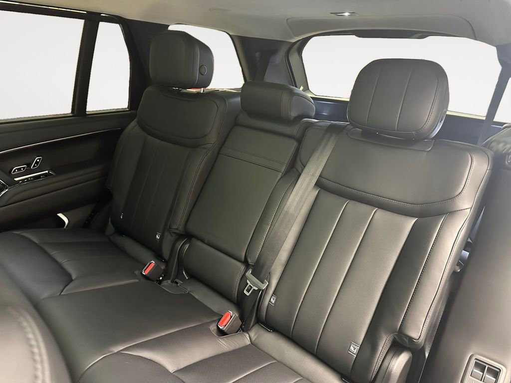 New 2026 Land Rover Range Rover Long Wheelbase SE AWD/4WD image 13