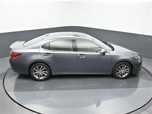 Used 2016 Lexus ES 300h image 18