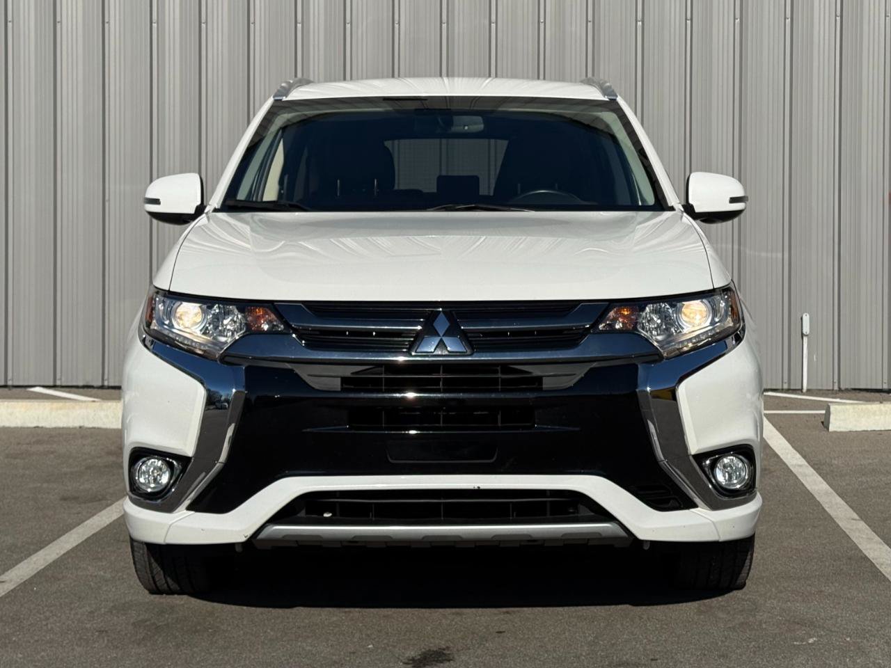 Used 2018 Mitsubishi Outlander SEL AWD/4WD image 2