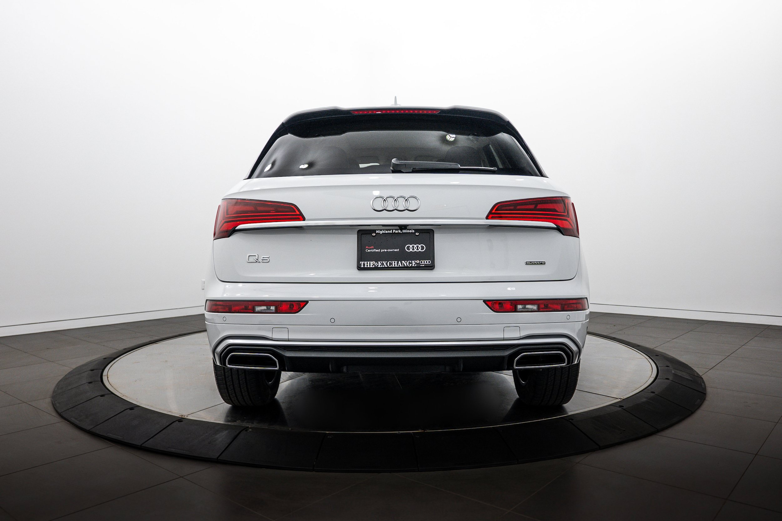 Used 2024 Audi Q5 2.0T Premium Plus w/ Premium Plus Package AWD/4WD image 24