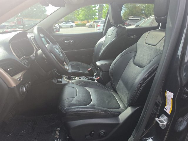 Used 2015 Jeep Cherokee Limited w/ Luxury Group AWD/4WD image 9