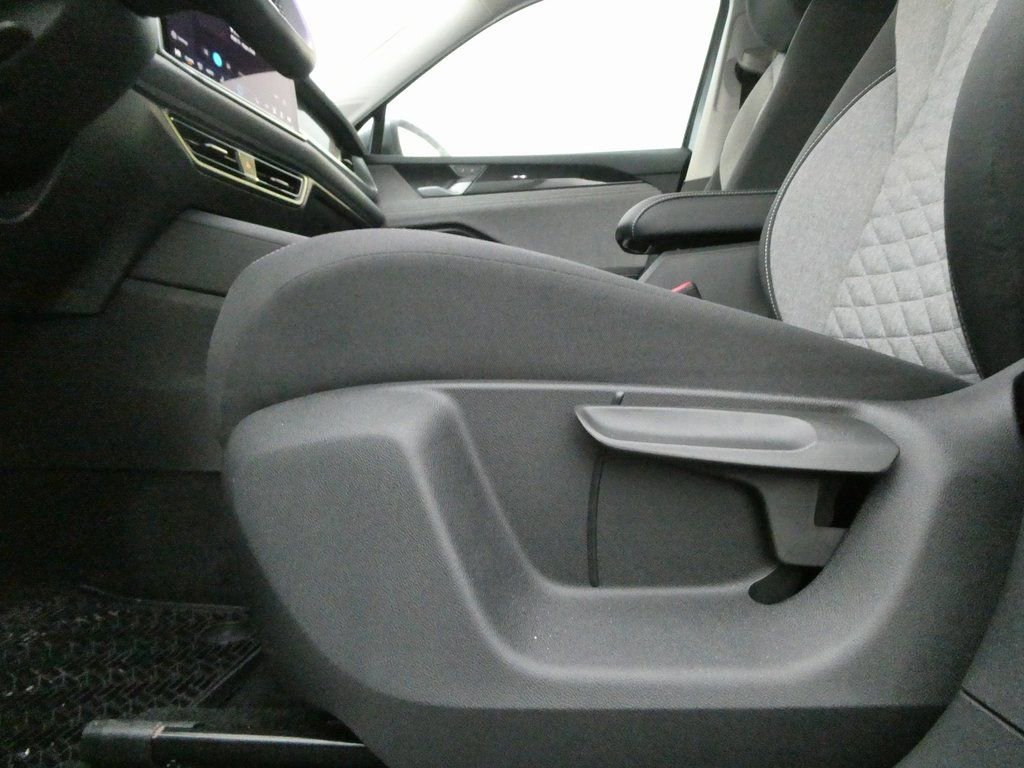 New 2026 Volkswagen Tiguan S AWD/4WD image 6