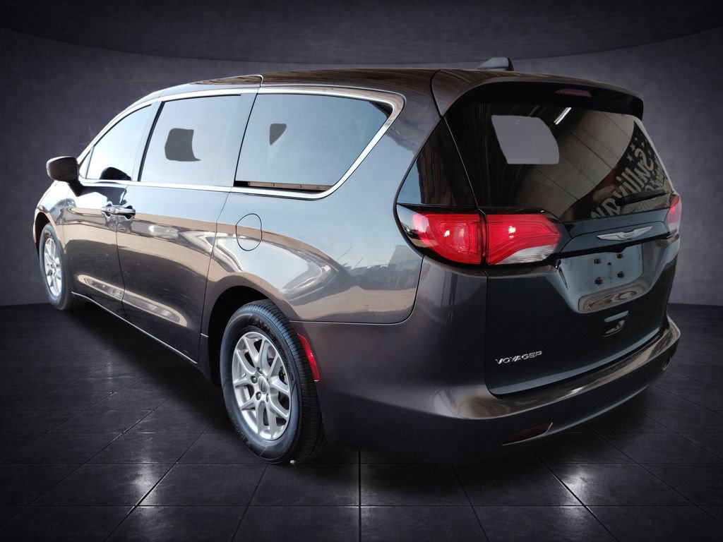 Used 2023 Chrysler Voyager LX FWD image 3