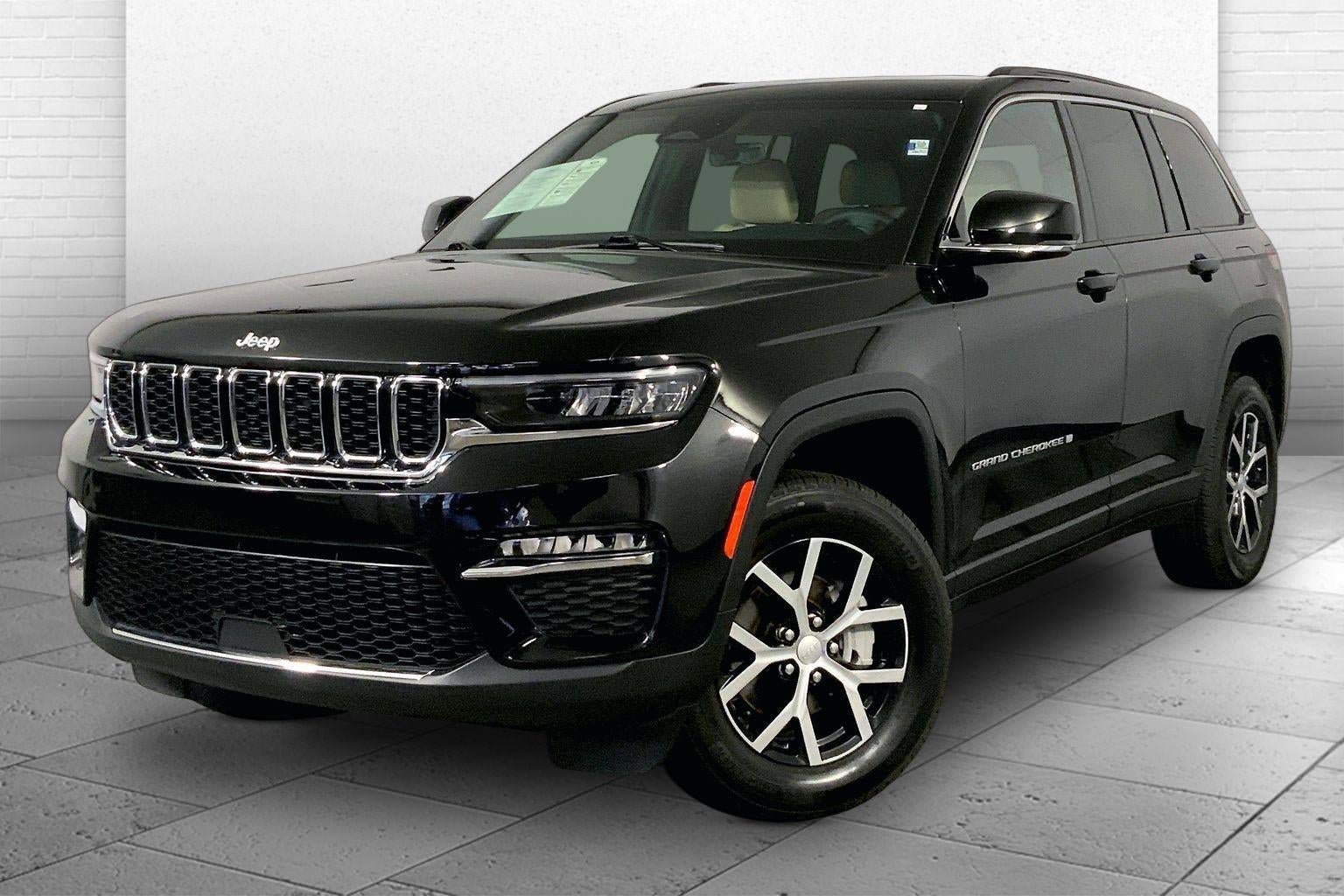 Used 2025 Jeep Grand Cherokee Limited AWD/4WD image 12