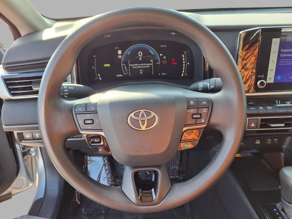 Used 2025 Toyota Camry LE image 13