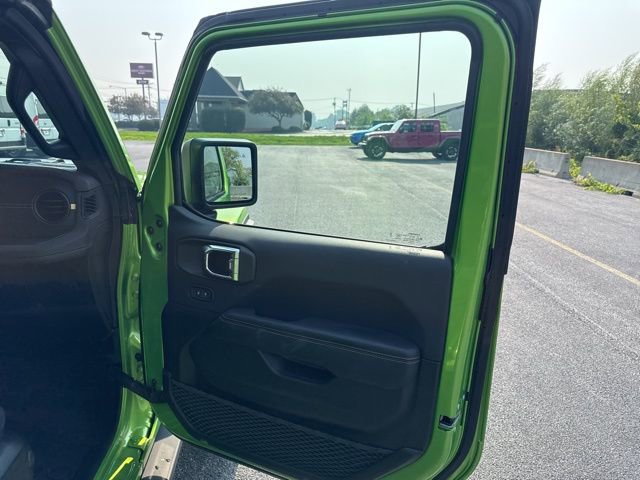 Used 2025 Jeep Wrangler Unlimited Rubicon 392 image 16