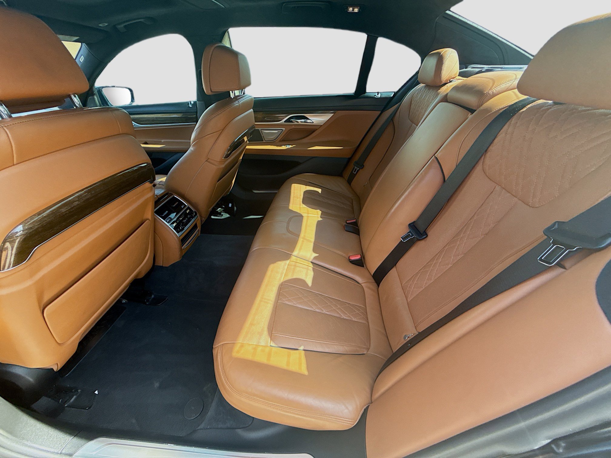 Used 2018 BMW 750i RWD image 24