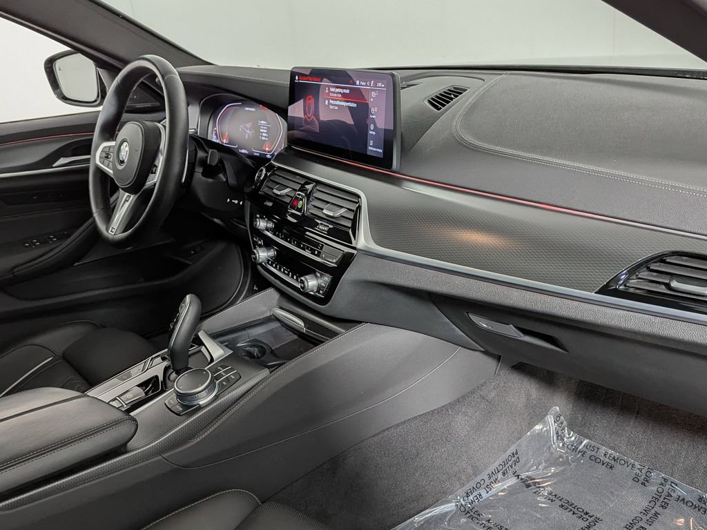 Used 2021 BMW M550i xDrive image 29