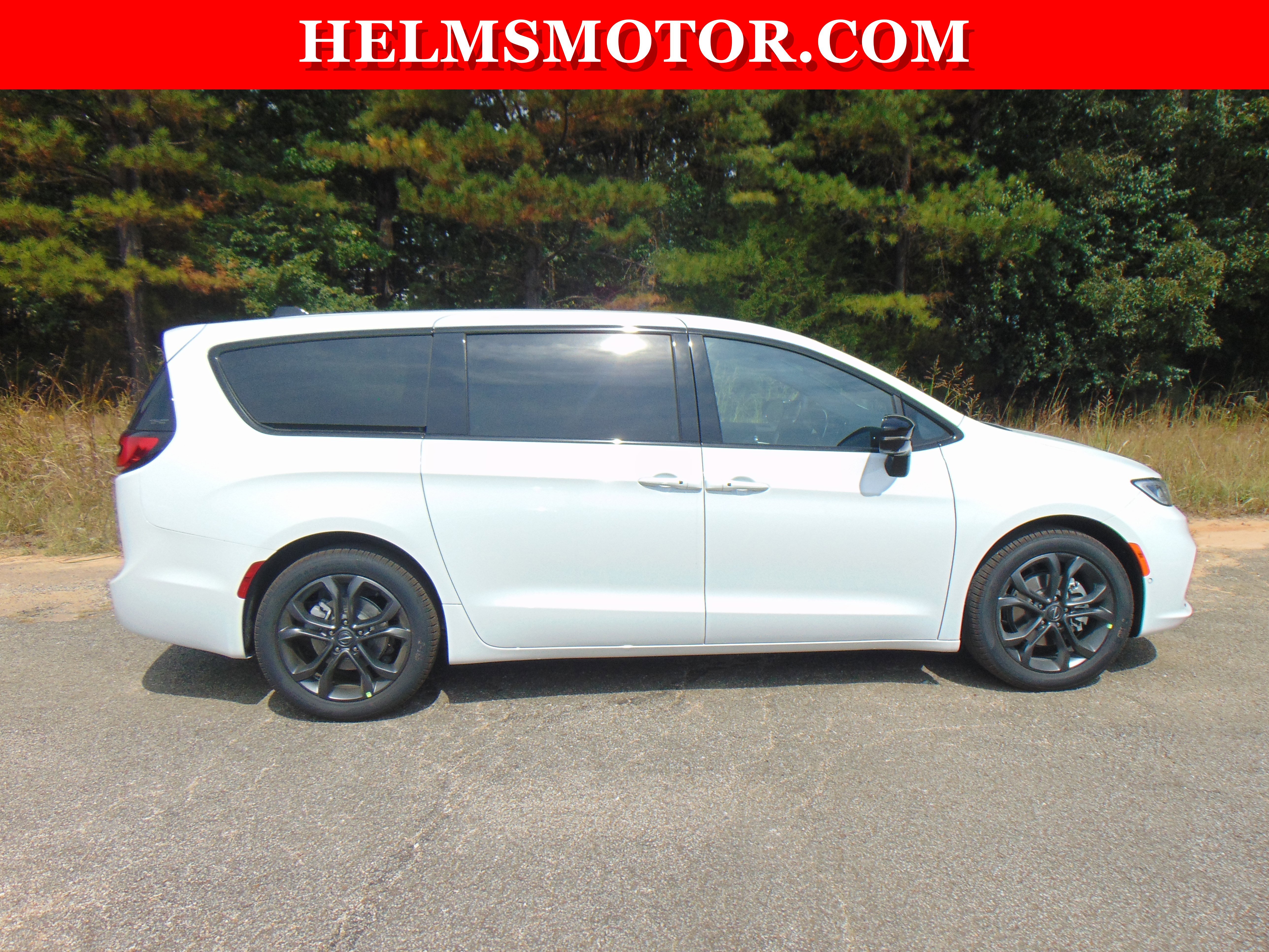 New 2026 Chrysler Pacifica Select image 13