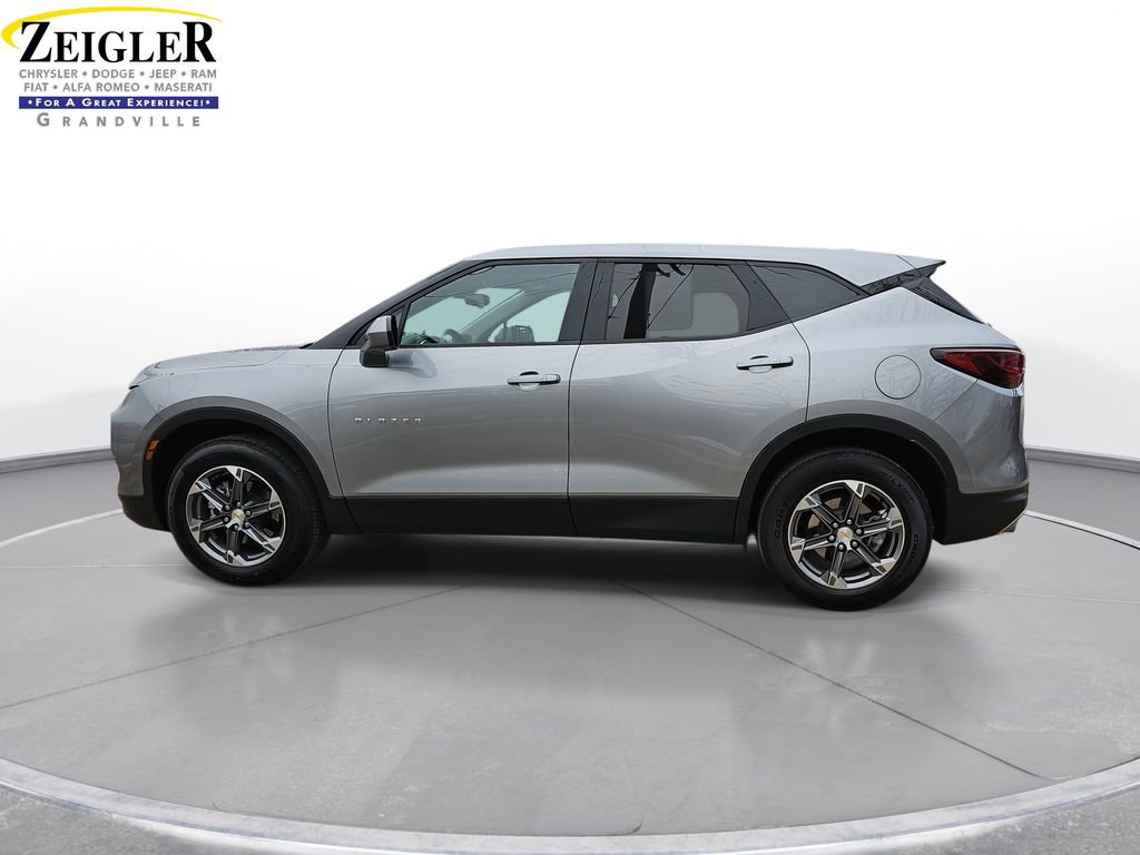 Used 2025 Chevrolet Blazer LT image 8