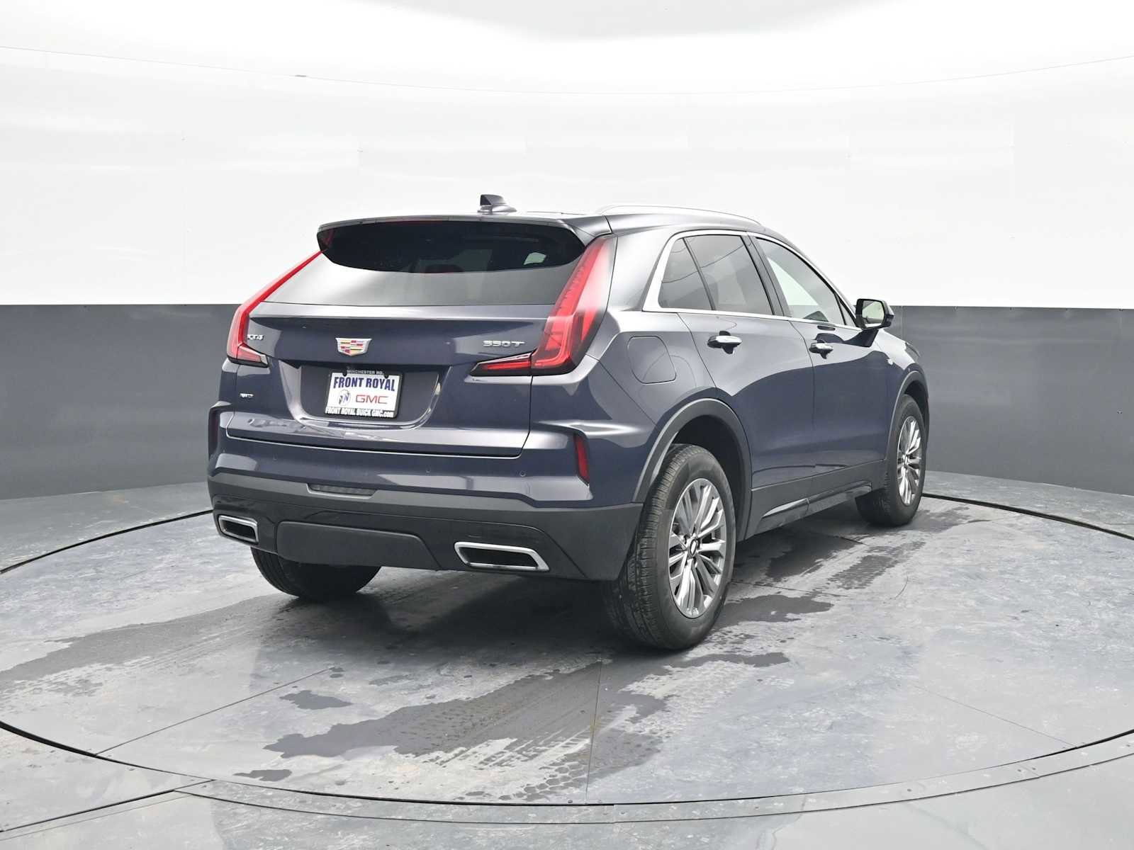 Used 2024 Cadillac XT4 Premium Luxury image 7