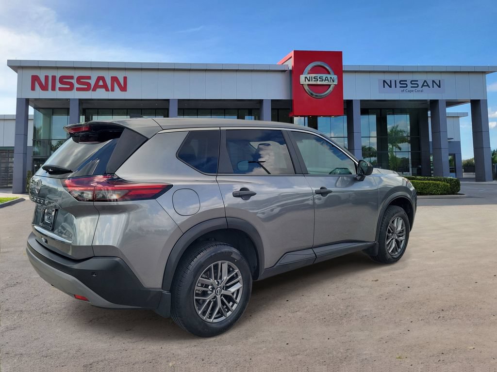 Used 2023 Nissan Rogue S FWD image 2