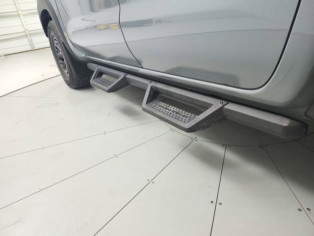 Used 2025 Nissan Frontier PRO-4X w/ Pro Convenience Package image 43