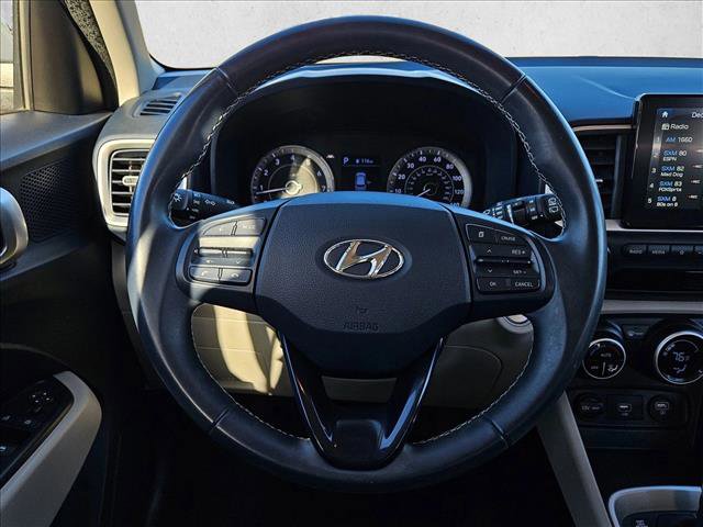 Used 2020 Hyundai Venue image 11
