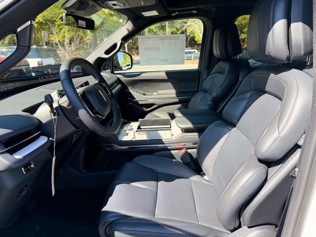 New 2025 Lincoln Navigator L Reserve image 12