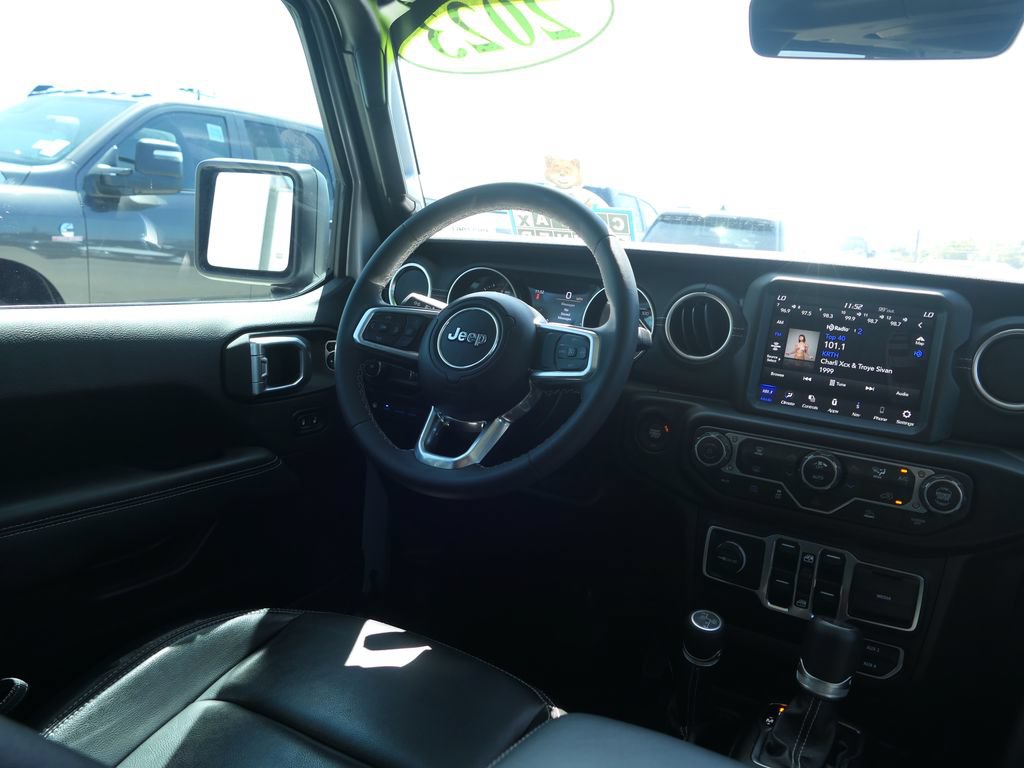 Used 2023 Jeep Wrangler Unlimited Sahara AWD/4WD image 23