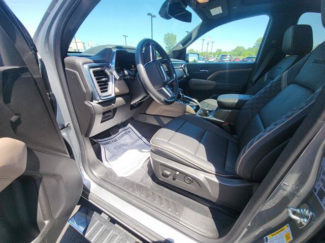 Used 2025 GMC Canyon Denali AWD/4WD image 18