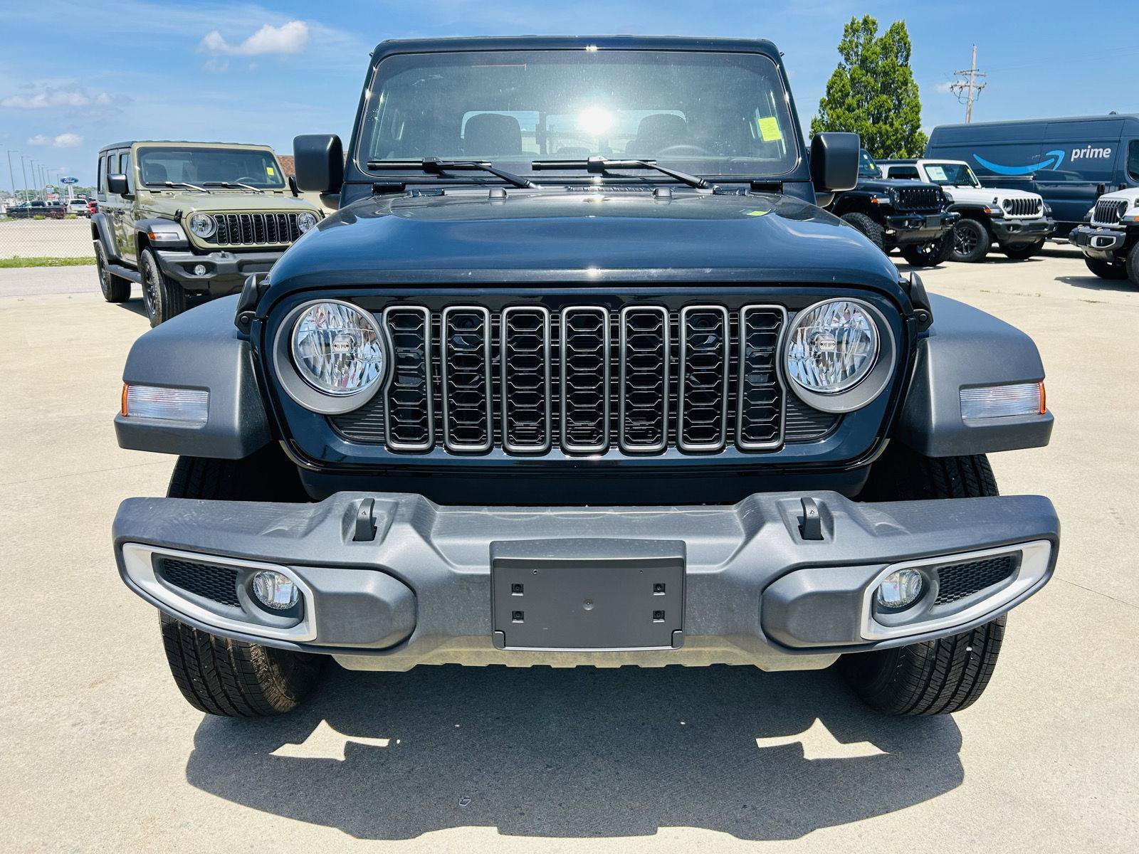 New 2026 Jeep Gladiator Sport AWD/4WD image 29