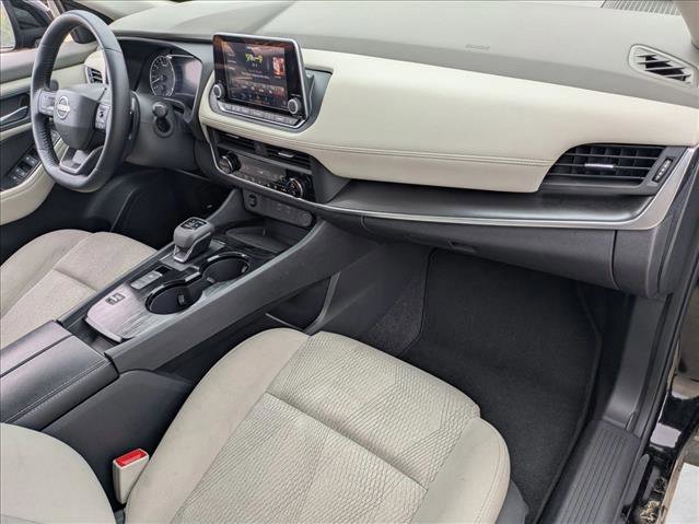 Used 2025 Nissan Rogue SV FWD image 17