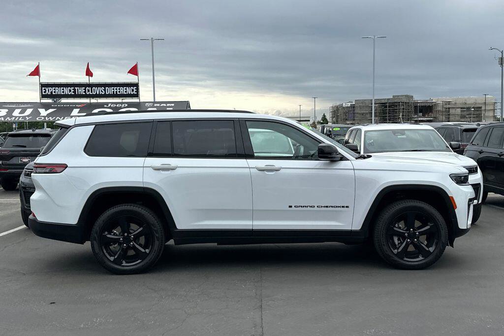 New 2026 Jeep Grand Cherokee L Limited AWD/4WD image 3