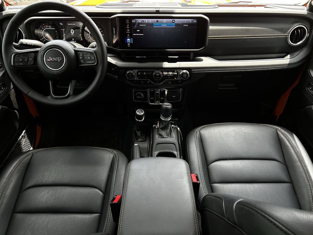 Used 2025 Jeep Gladiator Sport AWD/4WD image 11