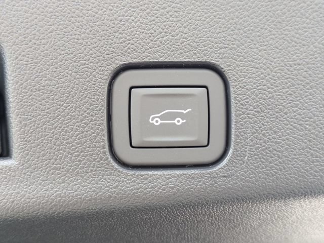 New 2026 Chevrolet Traverse LT w/ Sun and Wheel Package FWD image 34