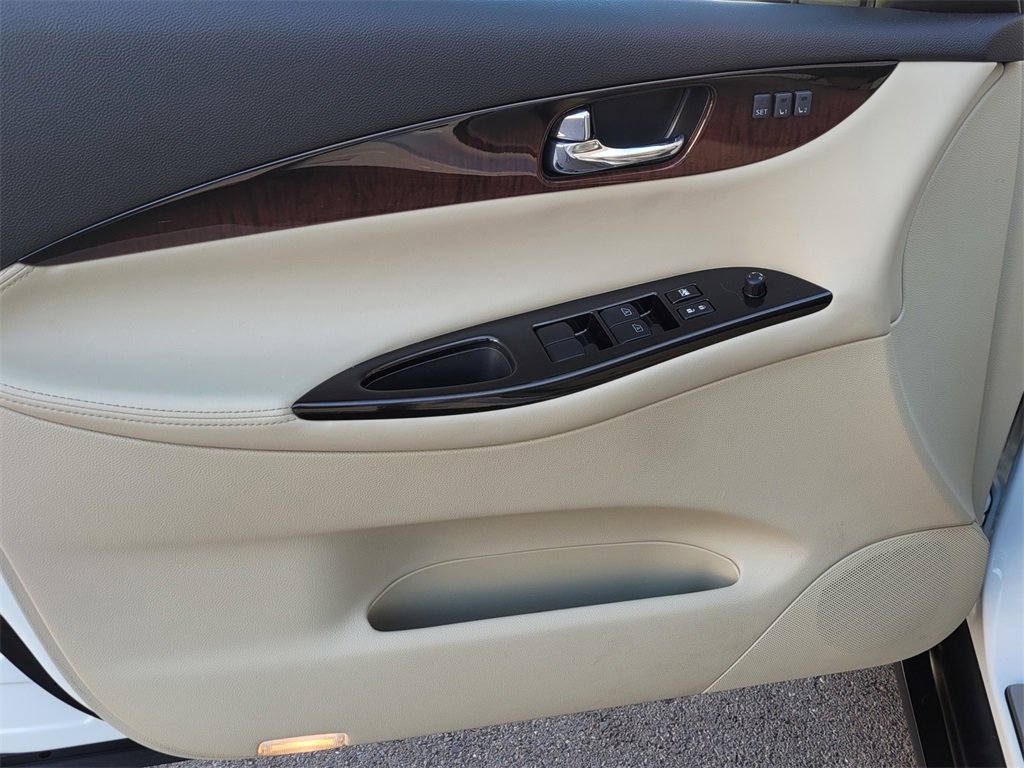 Used 2017 INFINITI QX50 AWD w/ Premium Plus Package image 10