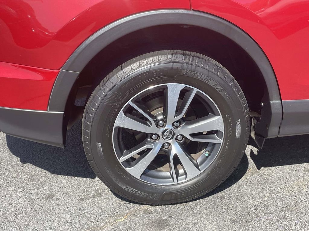 Used 2017 Toyota RAV4 XLE AWD/4WD image 9