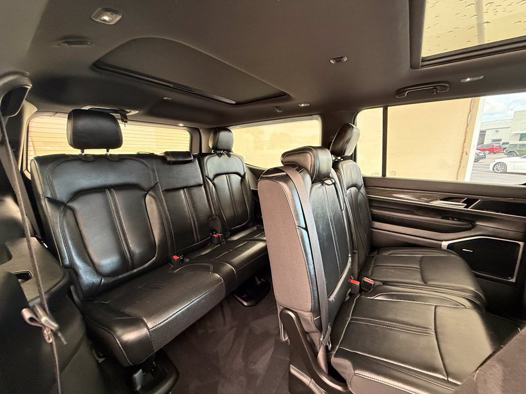 Used 2022 Jeep Wagoneer Series II w/ Premium Group I AWD/4WD image 19