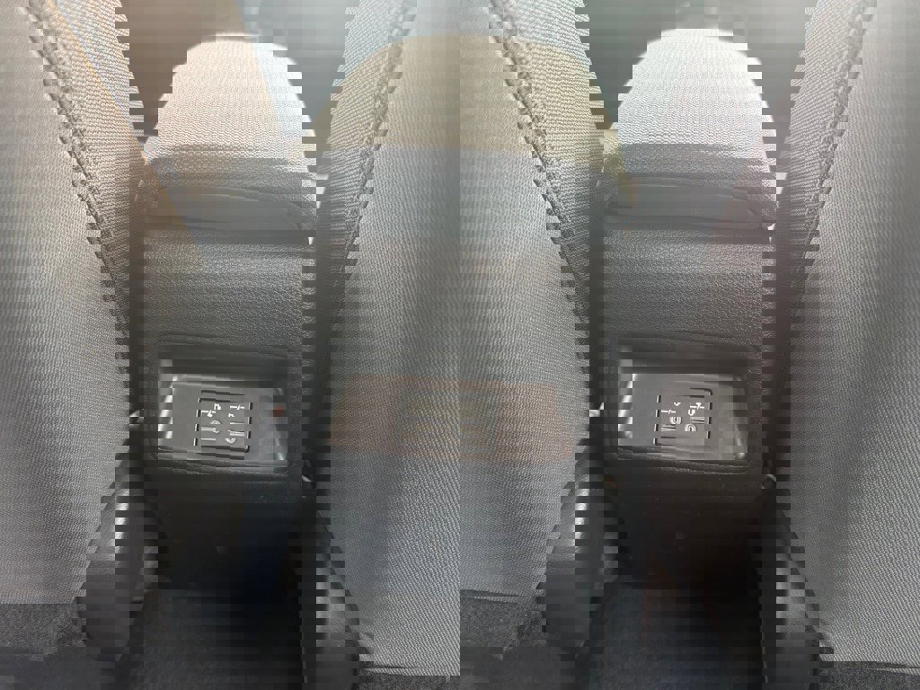 Used 2024 Toyota Corolla LE image 31