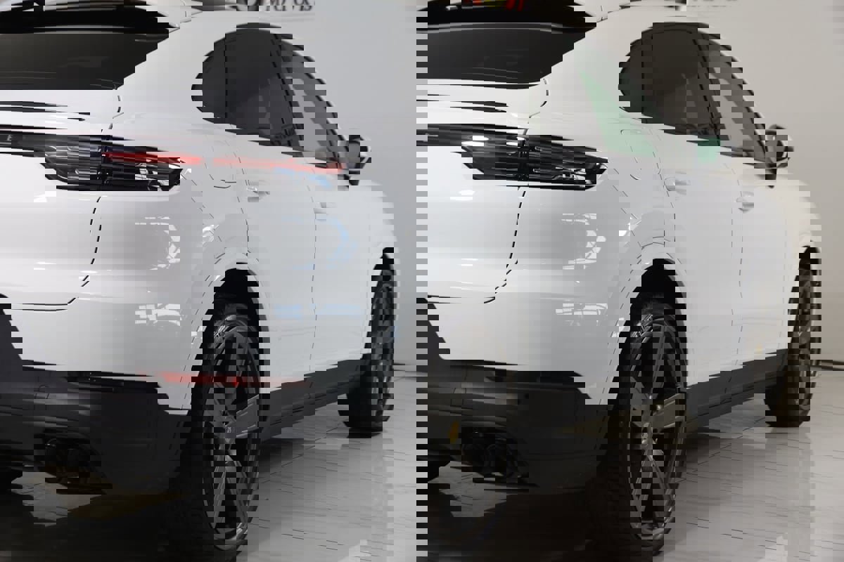 Used 2023 Porsche Cayenne image 89