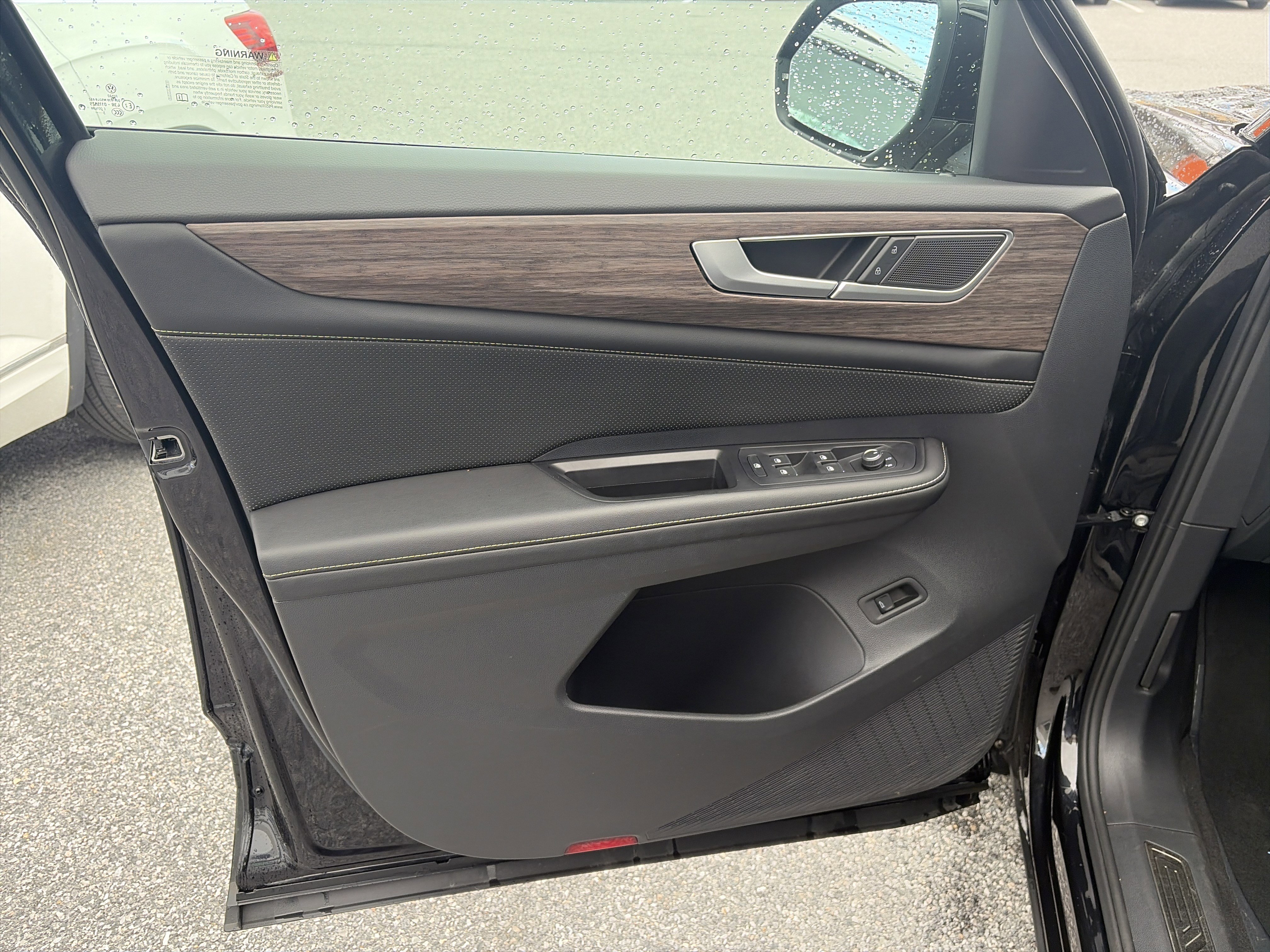 Used 2024 Volkswagen Atlas SEL image 15