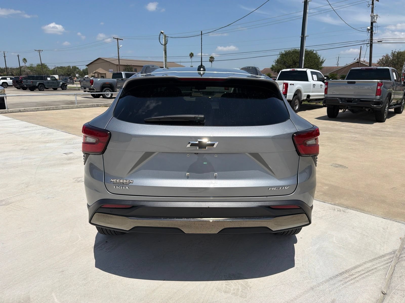 Used 2025 Chevrolet Trax ACTIV w/ Sunroof Package FWD image 6