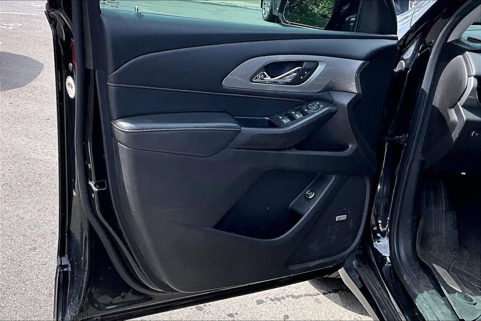 Used 2021 Chevrolet Traverse RS w/ LPO, Floor Liner Package FWD image 24