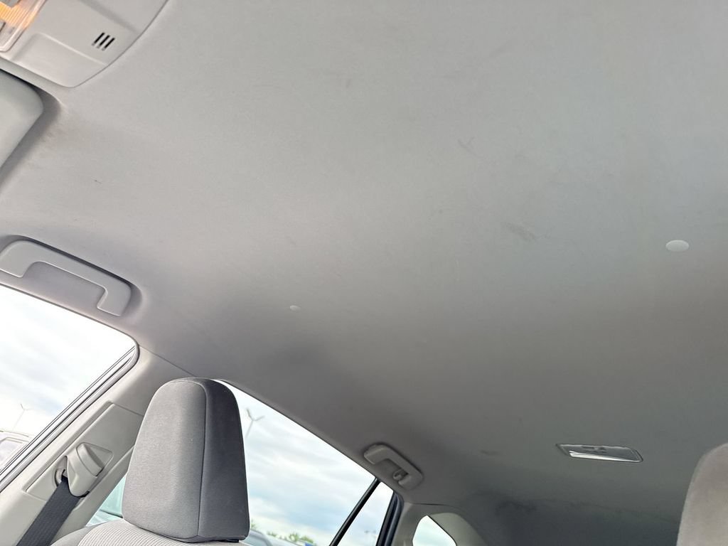 Used 2013 Toyota RAV4 LE FWD image 21