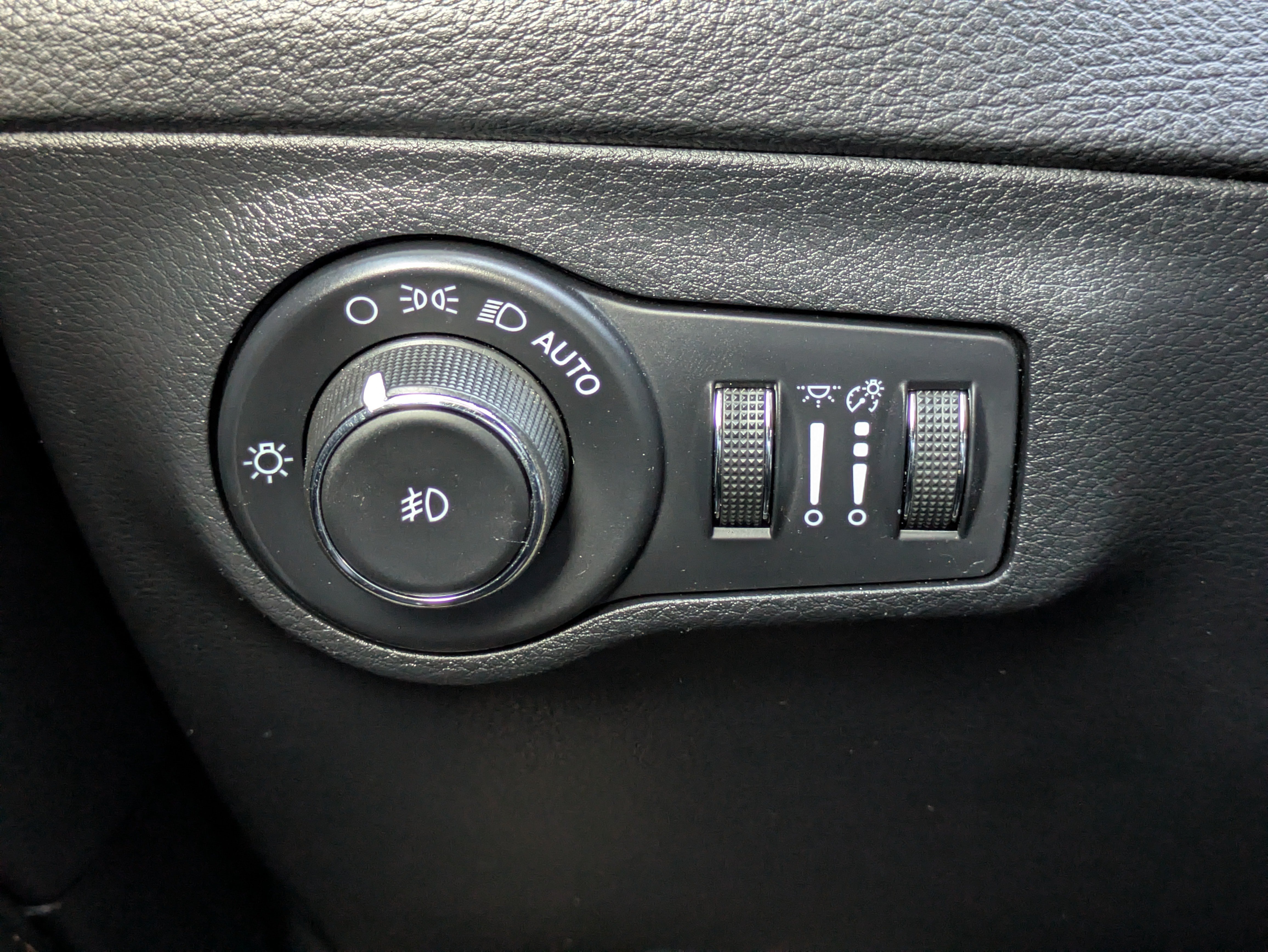 Used 2021 Jeep Compass Latitude w/ Convenience Group AWD/4WD image 36