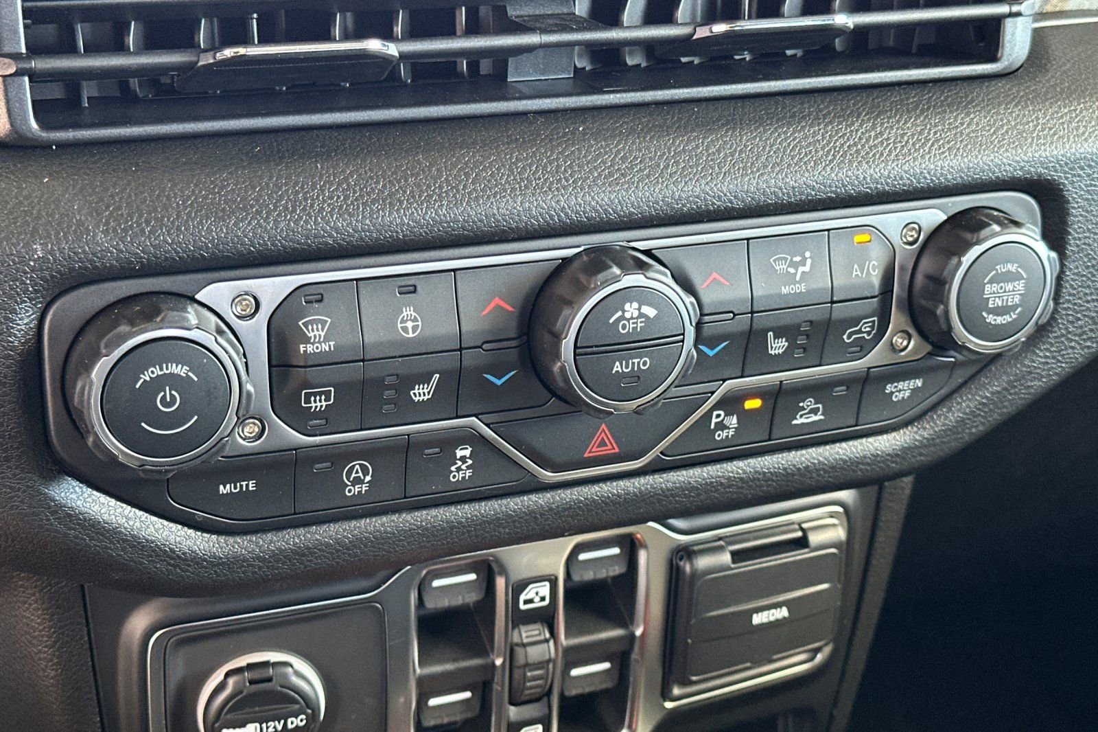 New 2026 Jeep Gladiator Sport AWD/4WD image 21