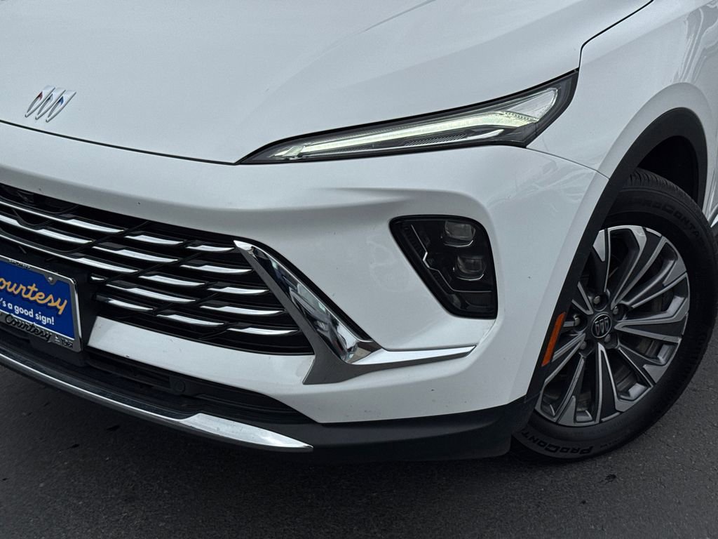 Used 2025 Buick Envision Preferred image 3