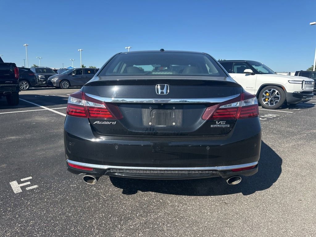 Used 2017 Honda Accord Touring image 11