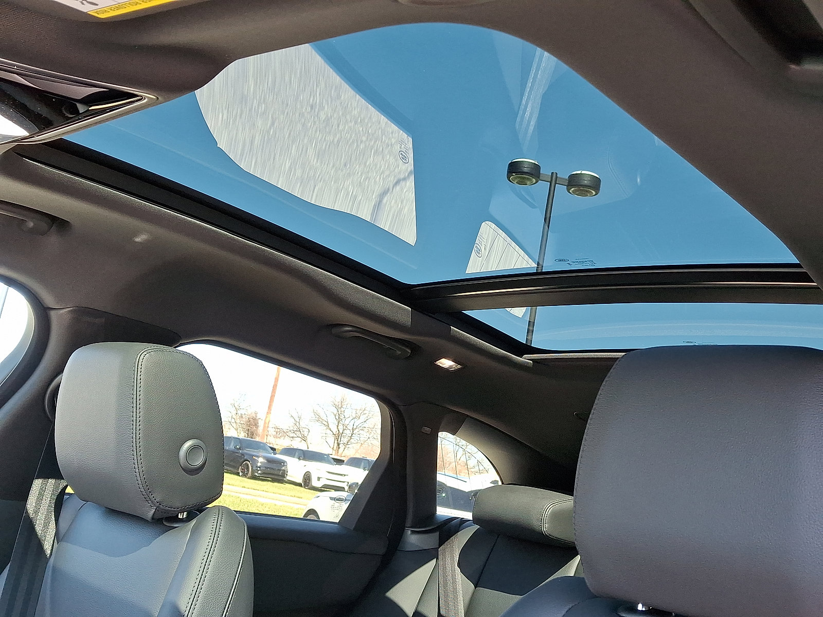 Certified 2026 Land Rover Range Rover Velar Dynamic SE image 11