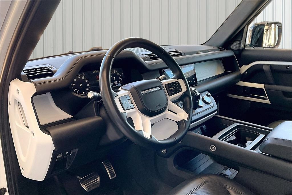 Used 2020 Land Rover Defender 110 First Edition AWD/4WD image 4