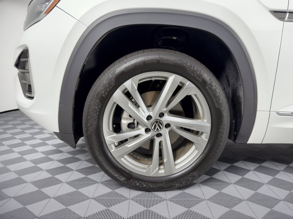 Used 2024 Volkswagen Atlas Cross Sport SEL R-Line AWD/4WD image 13