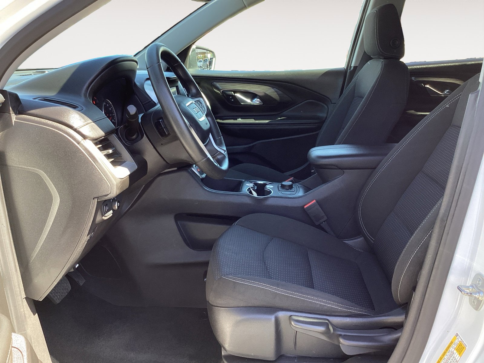 Used 2024 GMC Terrain SLE image 25