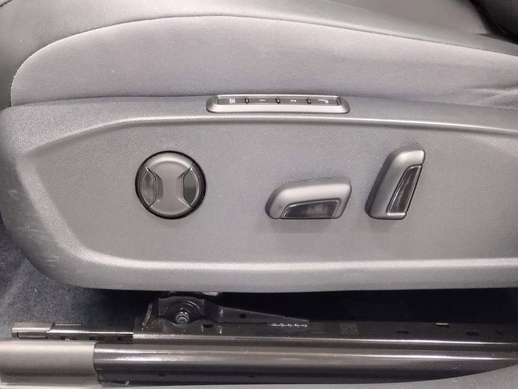 Used 2023 Volkswagen ID.4 Pro S image 23