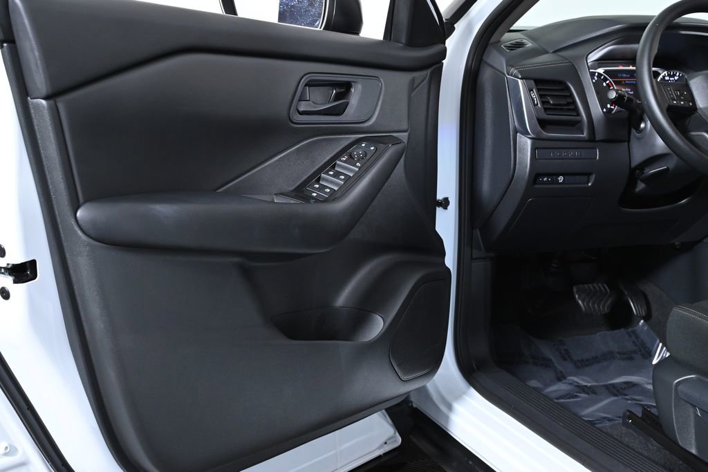 Certified 2025 Nissan Rogue S image 26