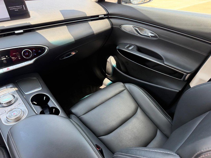 Used 2025 Genesis GV70 2.5T AWD/4WD image 17